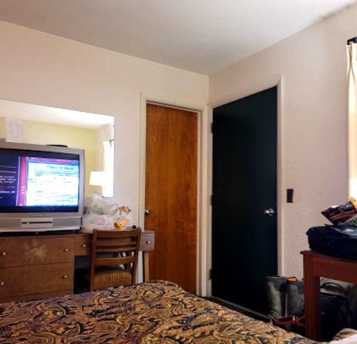 Motel Somerset - From Web Listing (newer photo)